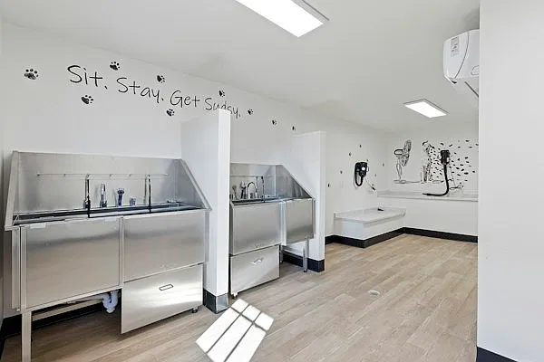 Windsail Apartments — Photo 4