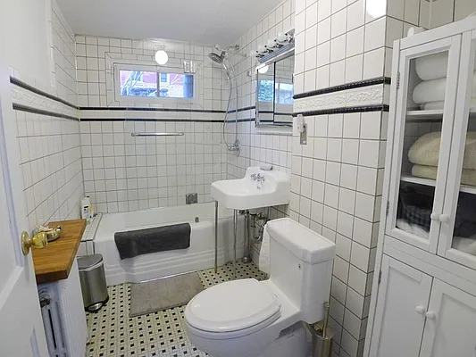 Rented by Sotheby's International Realty | media 40