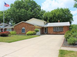 7646 Lexington Green St, Middleburg Heights, OH 44130