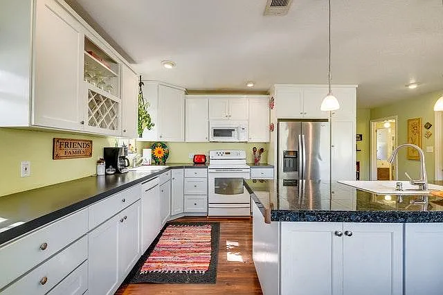 322 Legion Loop — Photo 11