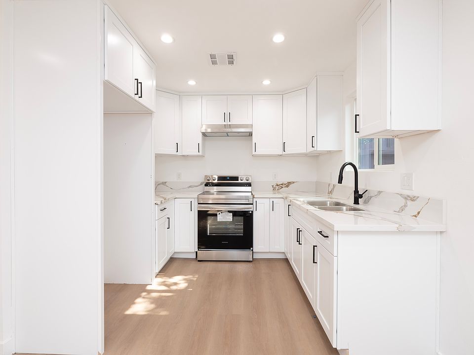 1st image of 5739 S Saint Andrews Pl #5739