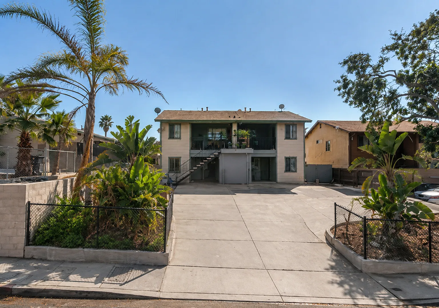 (zzz-09/30) 4271-77 Logan Ave — Photo 1