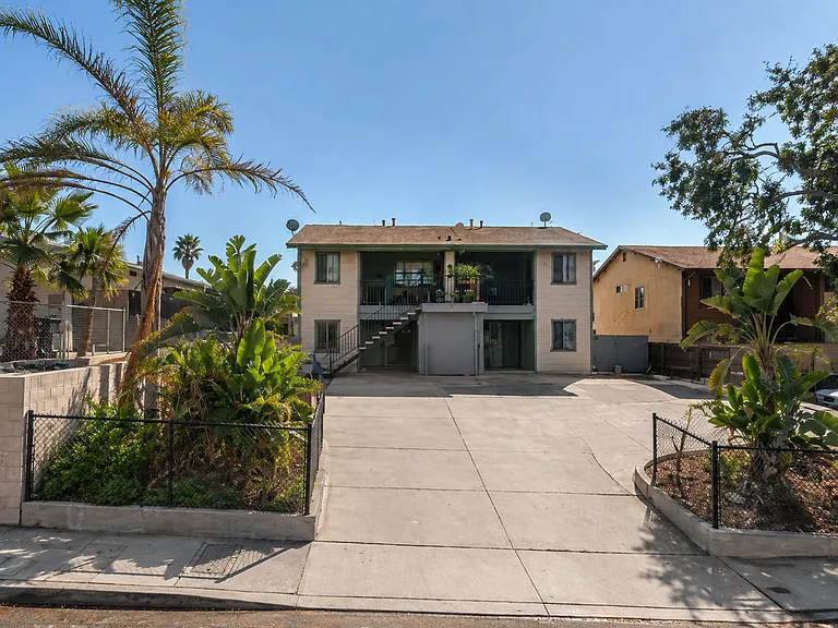 4271 Logan Ave — Photo 1