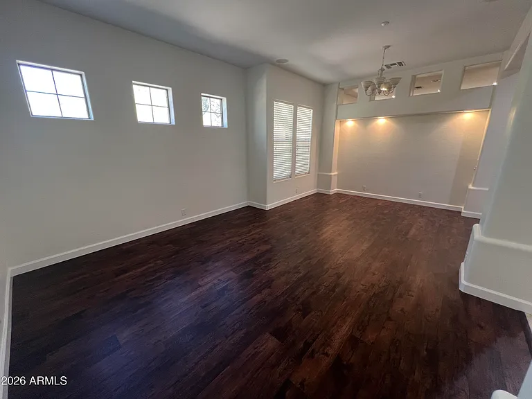 9506 E Mohawk Ln — Photo 8