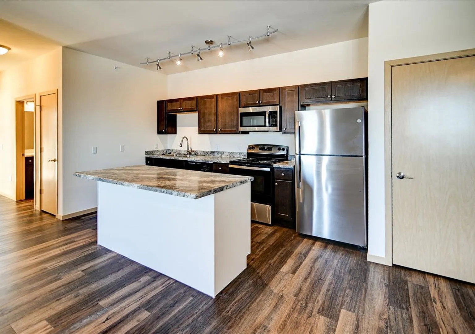 2128 Luann Ln — Photo 1