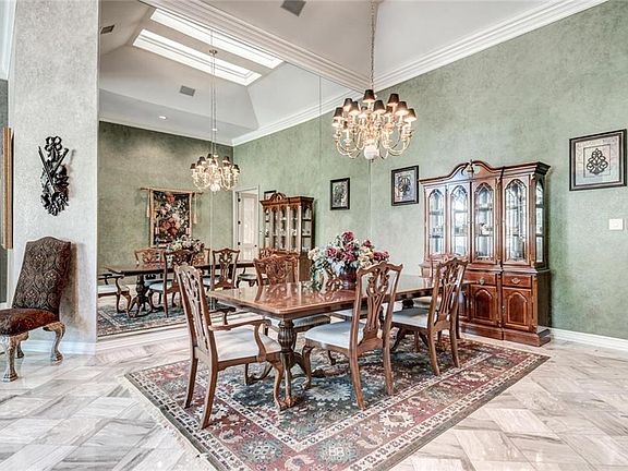 5th image of 3305 Park View Ct