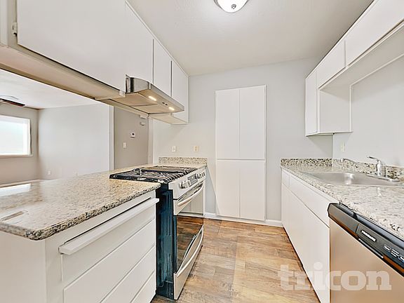 4th image of 2333 Nancy Ln