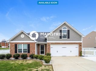 4389 Lochurst Dr, Pfafftown, NC 27040