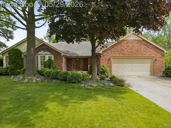 20308 Gary Ln, Livonia, MI 48152