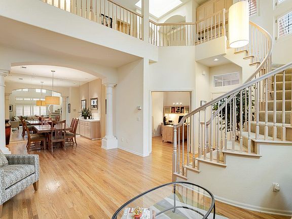 2nd image of 2205 Vizcaya Cir