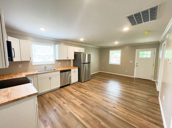 1104 12th St, Siler City, NC 27344