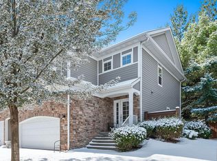 17820 Valley Cove Ct, Deephaven, MN 55391