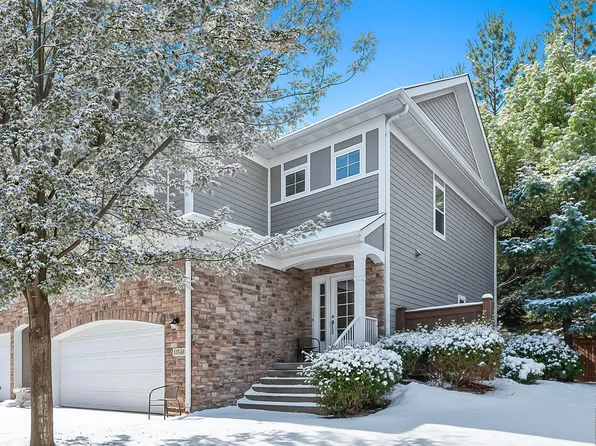 17820 Valley Cove Ct, Deephaven, MN 55391