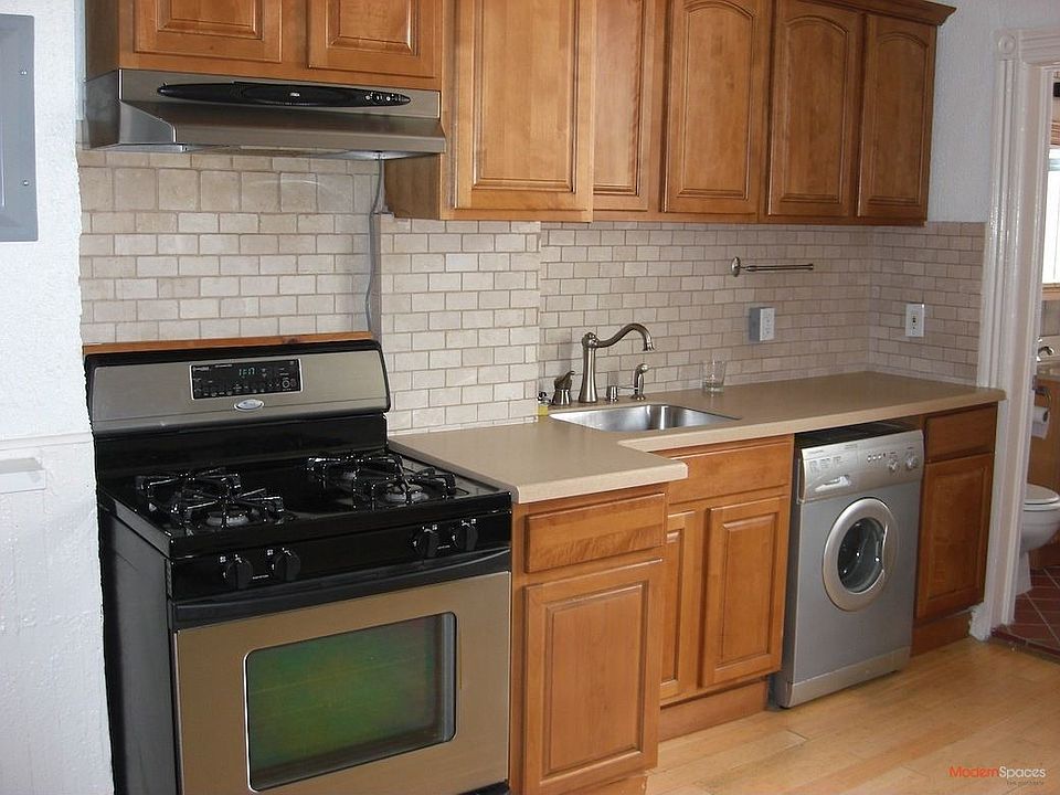 2nd image of 4738 Vernon Blvd APT 3R