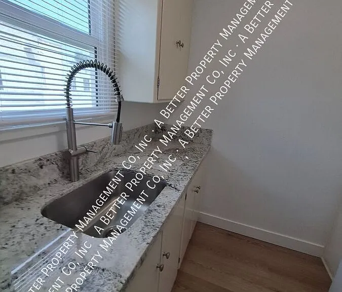 1135 E Appleton St #10 — Photo 2