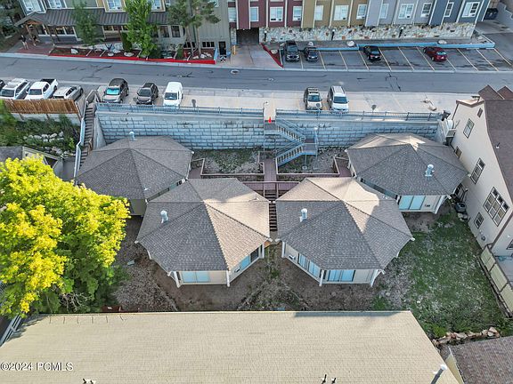 3rd image of 1247 Empire Ave