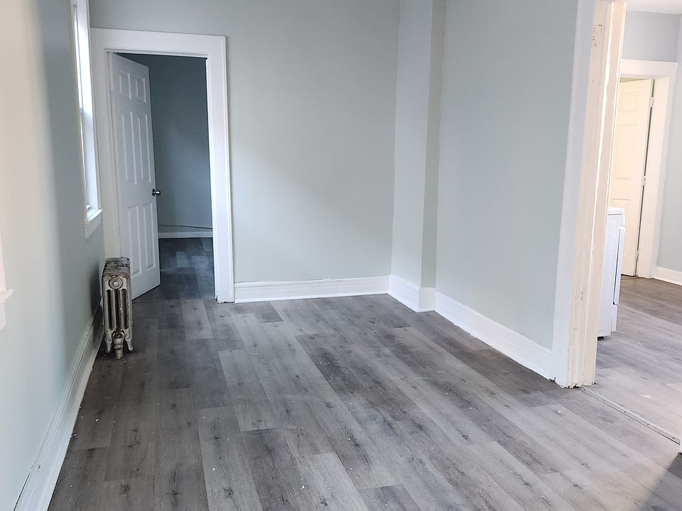 1st image of 118 S Essex Ave #2R