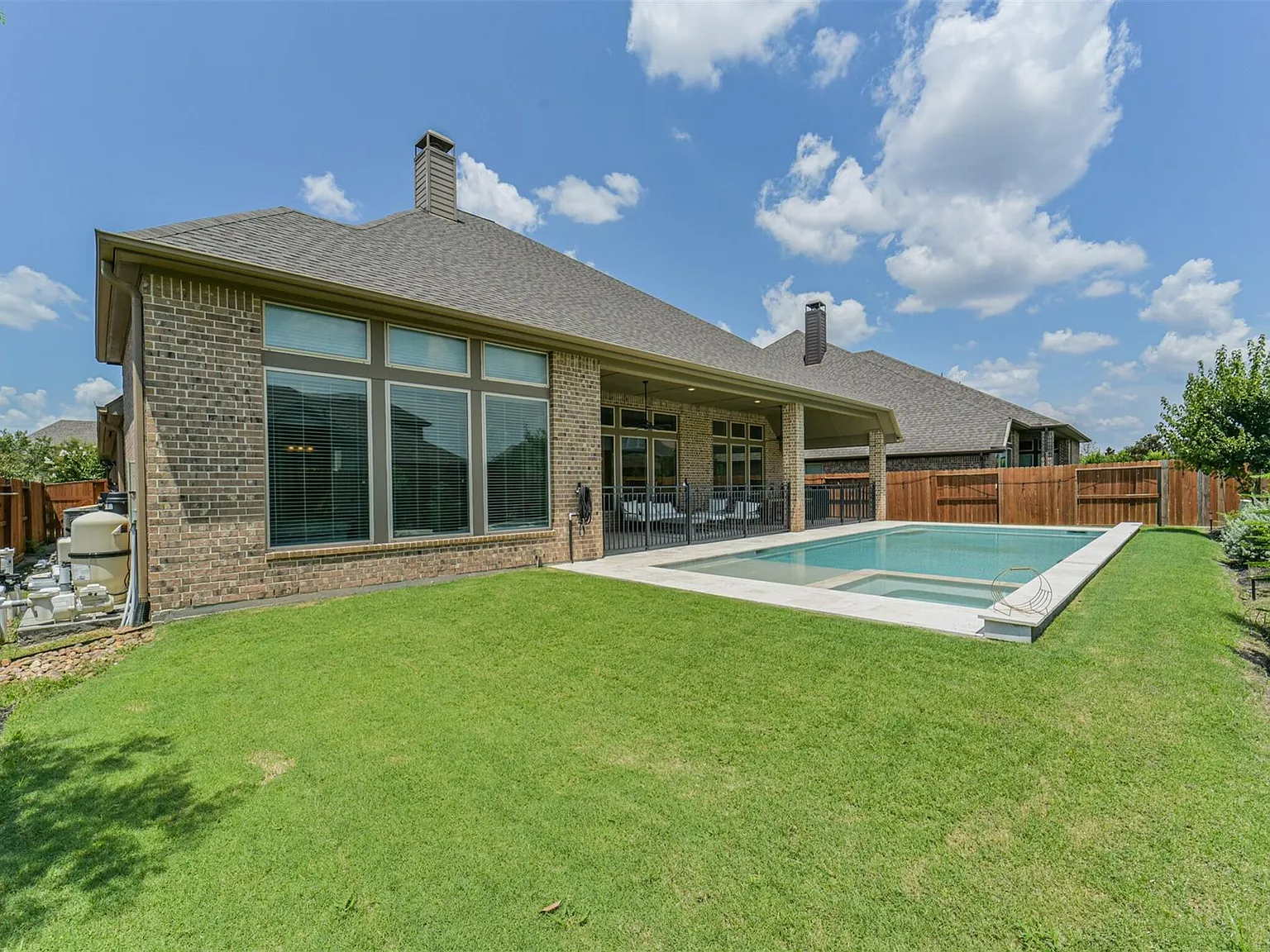 4 bed, 3.5 bath, 3364 sqft, $4,800 — Photo 2