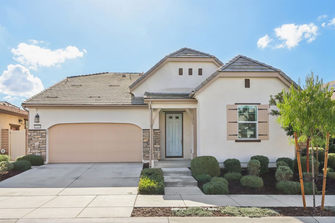 Sedge Way-S2011-001.jpg