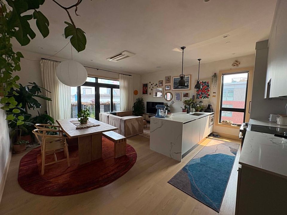 1st image of 75 W Broadway #502