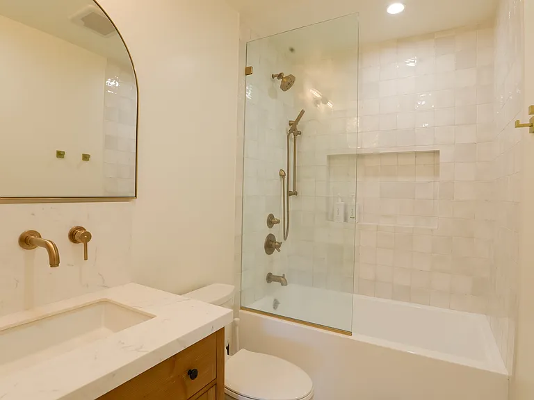 1114 Buena Vista Way #A — Photo 3