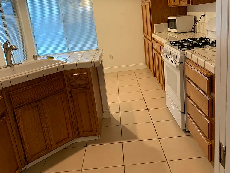 8120 Pine Oaks Ct — Photo 6