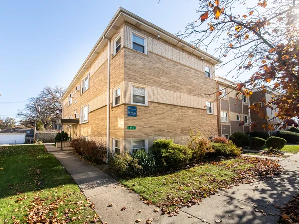 2245 Des Plaines Ave #A, Riverside, IL 60546
