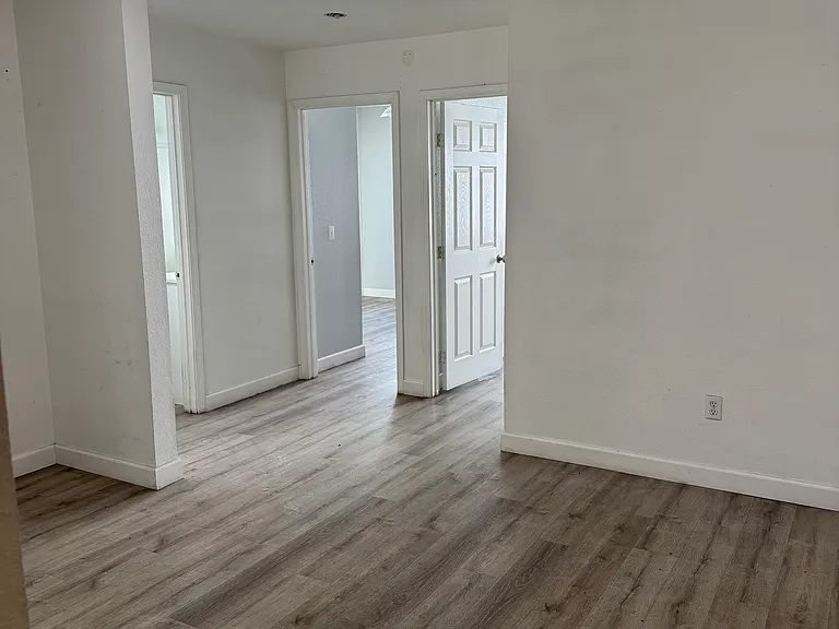 7255 Kester Ave — Photo 2