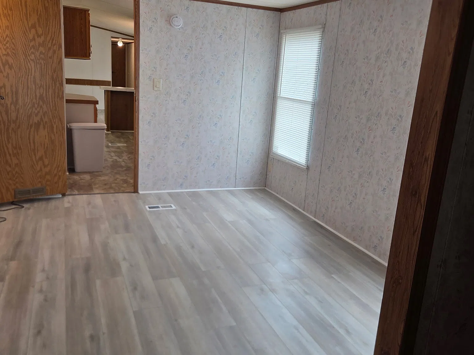 3 bed, 1000 sqft, $2,000 — Photo 2