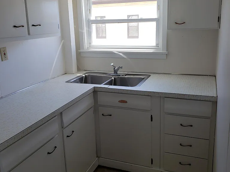 48 Grove St #2F — Photo 2