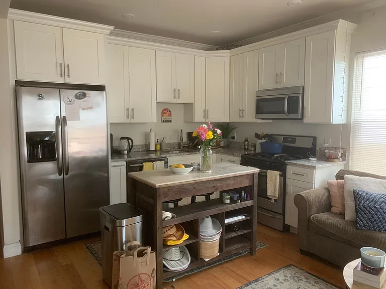 121 Webster Ave #3 — Photo 2