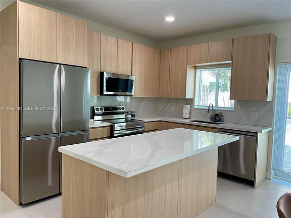 5th image of 5352 Orduna Dr #0