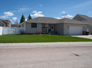1303 Meadow Brook Ln, Gillette, WY 82718