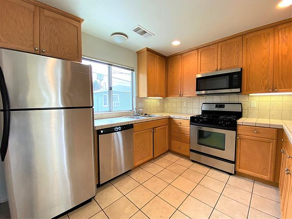 4th image of 4817 Narragansett Ave