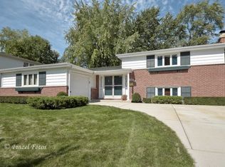 1014 W Alleghany Dr, Arlington Heights, IL 60004