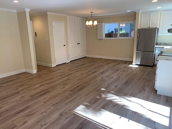 5th image of 487 Tyndall St APT 1