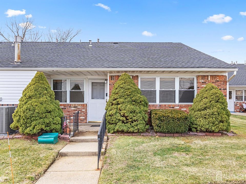 1st image of 26 Galewood Dr