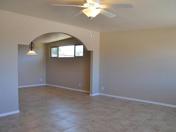 3rd image of 909 S Sarnoff Dr