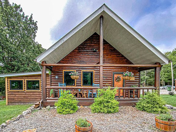 2nd image of 40 Autumn Leaf Ln
