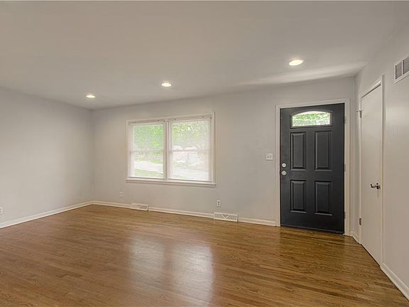 5th image of 4104 E 112th St
