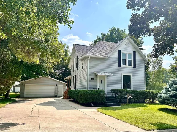 229 W 2nd St, Kanawha, IA 50447