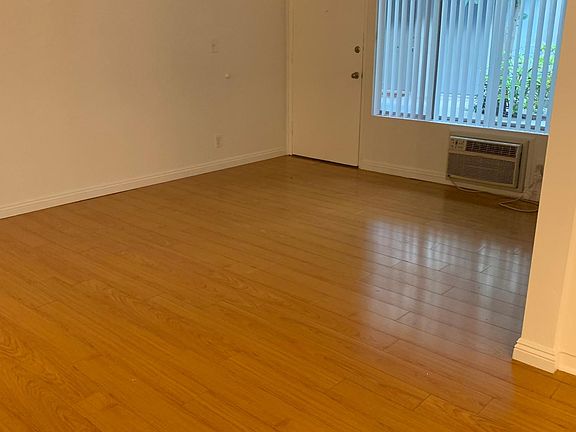 2nd image of 725 N Sweetzer Ave APT 103