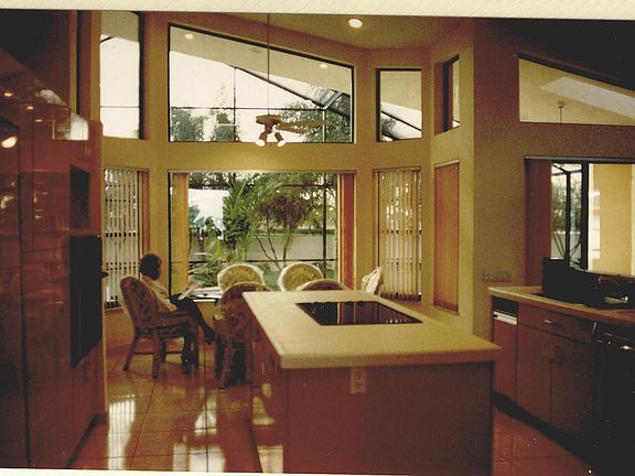 Kitchen/breakfast area