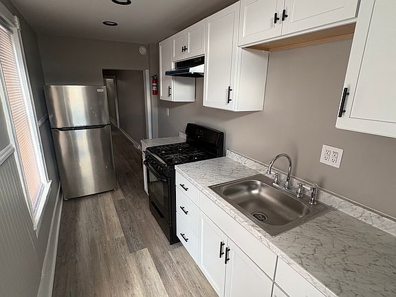 4th image of 425 N 2nd St