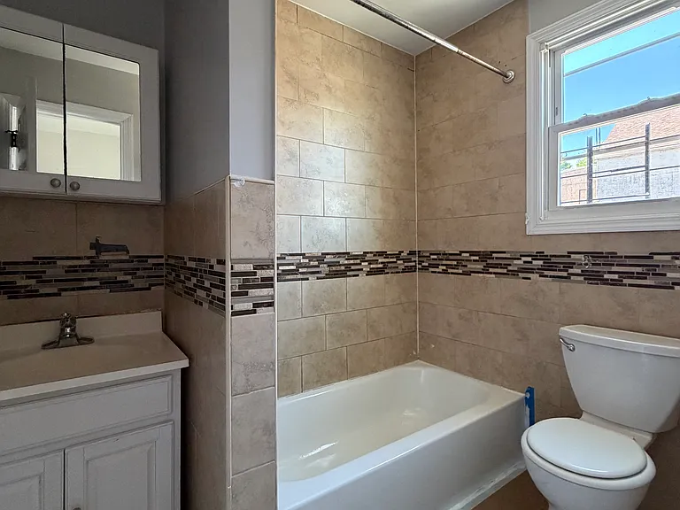 112 Beech St #3 — Photo 7