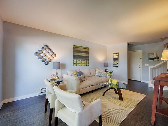 4th image of 7150 Rainbow Dr APT 21