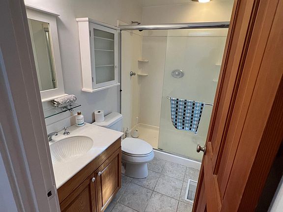 4th image of 11209 NE 62nd St