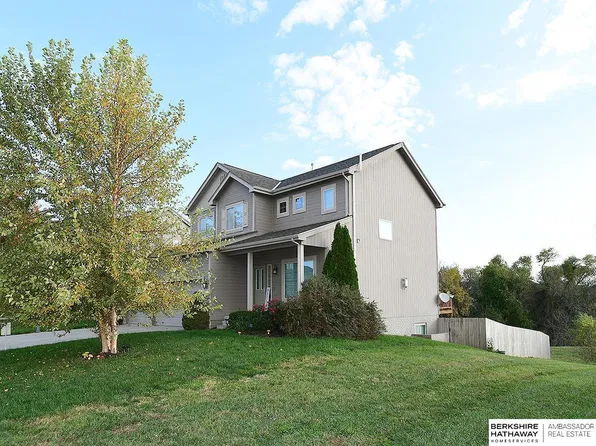 8215 S 190th Ave, Omaha, NE 68136