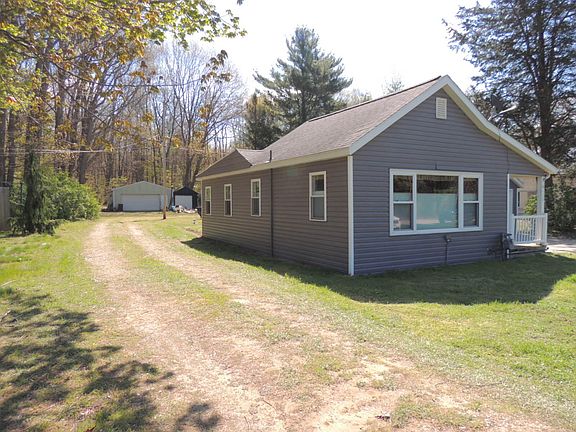 3rd image of 3323 Blue Star Hwy
