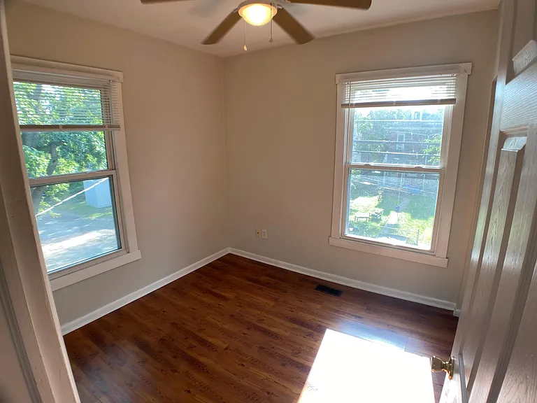 419 E Lane Ave — Photo 10